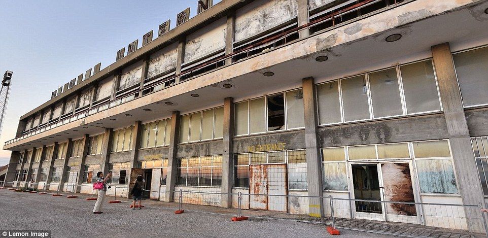 Galería: el aeropuerto en Chipre abandonado hace 40 años - chipre5