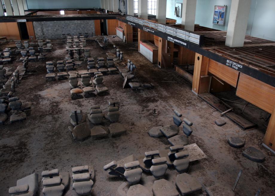 Galería: el aeropuerto en Chipre abandonado hace 40 años - chipre9