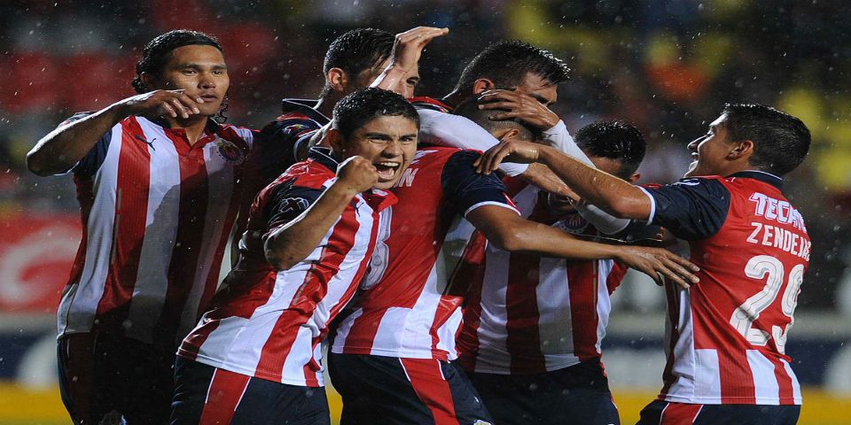 “El avión” lleva a Chivas a los cuartos de final de la Copa MX
