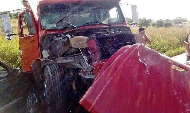 Accidente deja 11 muertos y ocho heridos en Jalisco - choque-jalos-4