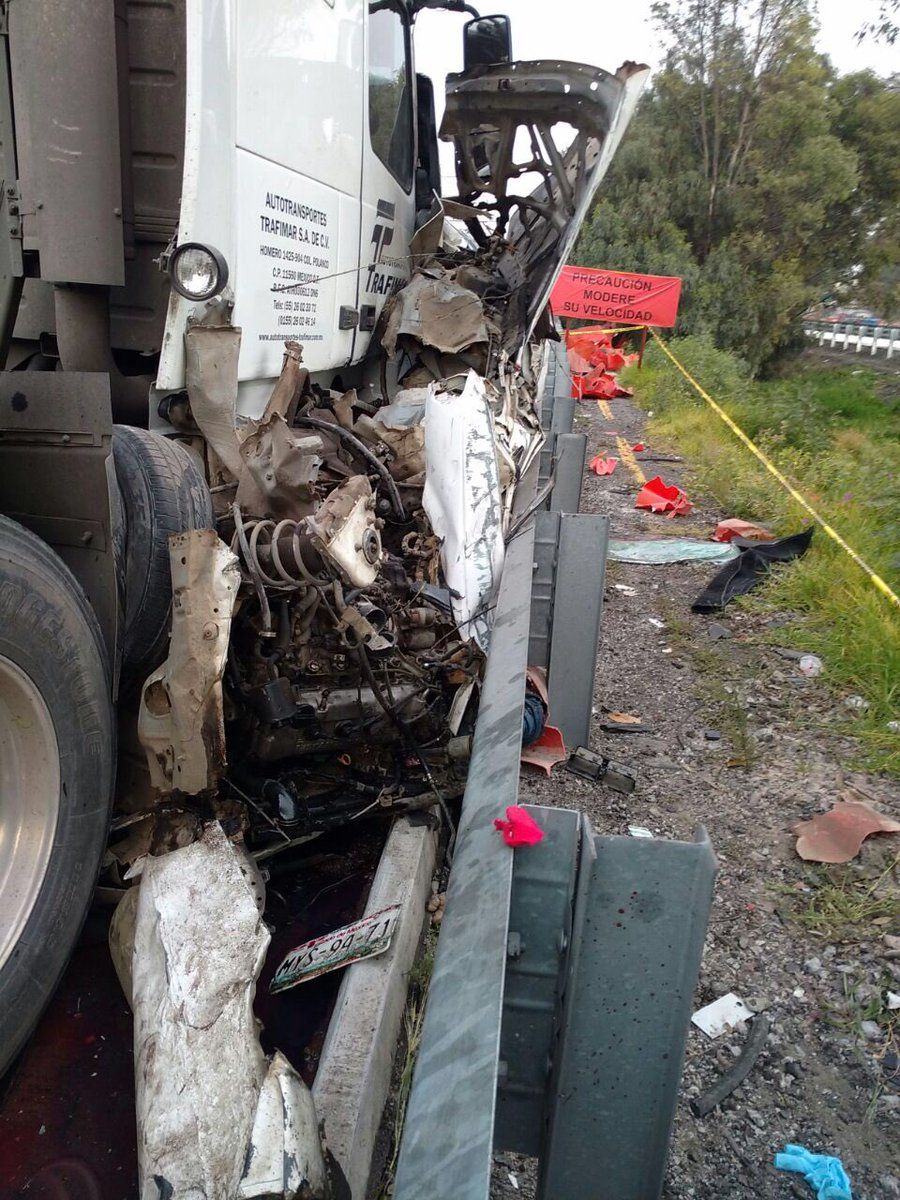 Reabren circulación de la México-Querétaro tras accidente de tráiler - choque-mexico-queretaro-4