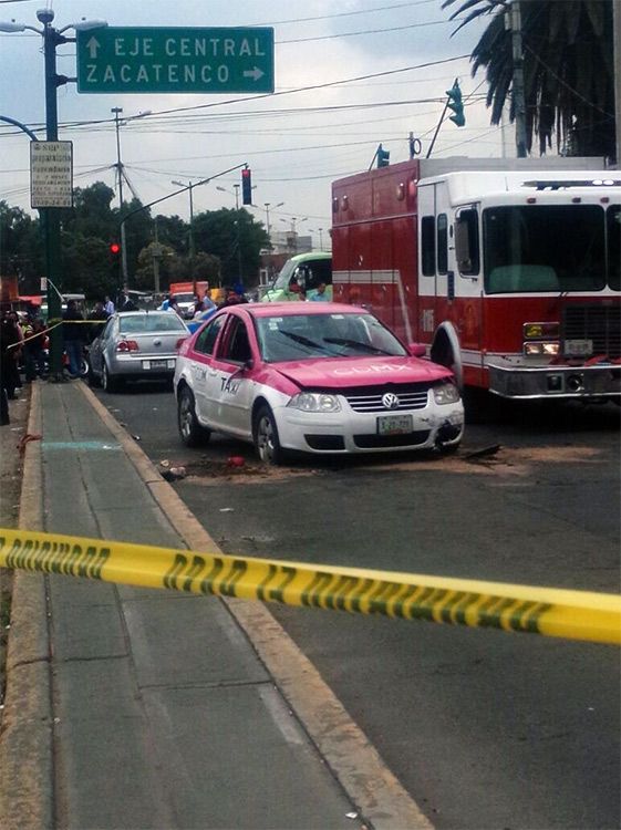 Taxista sufe infarto y muere mientras conduce - choque-taxi2