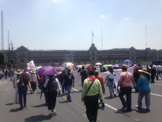 CNTE llega al Zócalo de la Ciudad de México - cnte-z2
