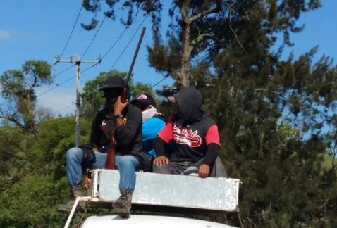 Civiles armados advierten que tomarán control de Chilapa - comunitarios-advirtieron-apoderaran-seguridad-control_MILIMA20160920_0147_8