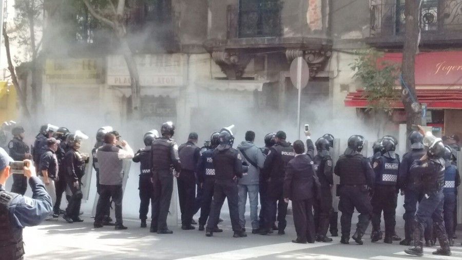 Granaderos desalojan predio en Bucareli - desalojo-bucareli