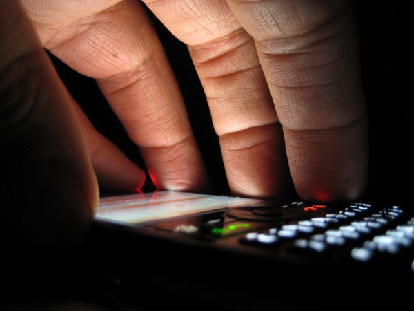 Posible espionaje del gobierno no es corrupción: INAI - espionaje-celular