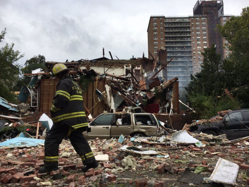 Muere jefe de bomberos tras explosión en el Bronx