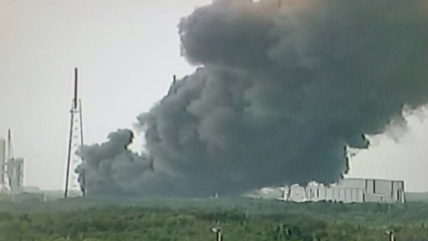 Explota cohete en Cabo Cañaveral - explosion-cabo-cañaveral-3