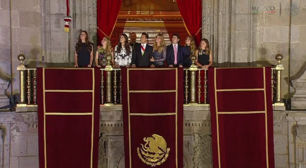 Peña Nieto da su cuarto Grito de Independencia desde Palacio Nacional - grito-1-1024x563
