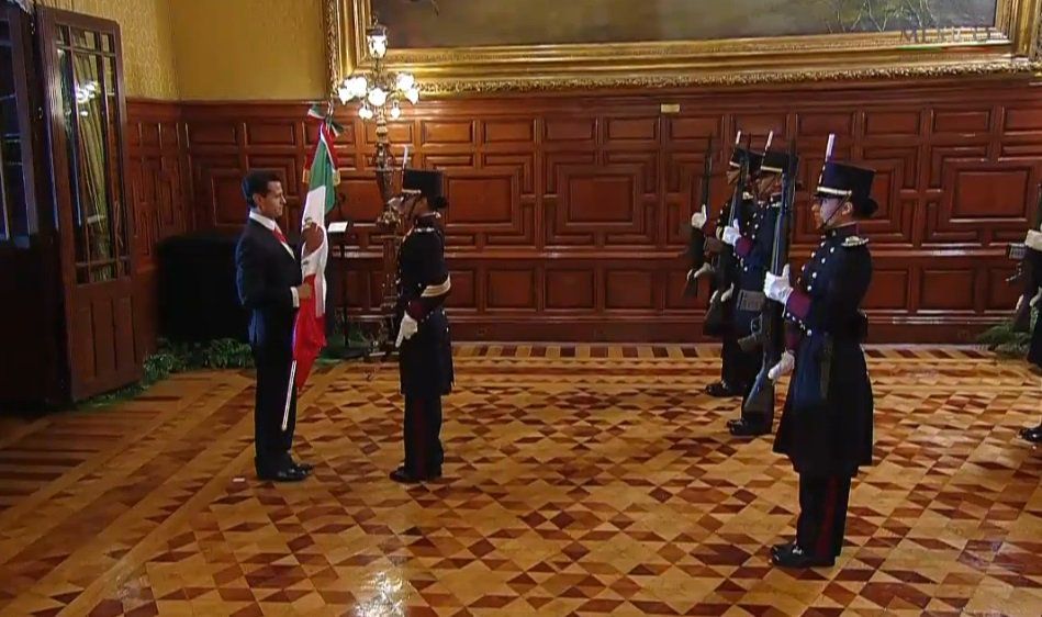 Peña Nieto da su cuarto Grito de Independencia desde Palacio Nacional - grito-4