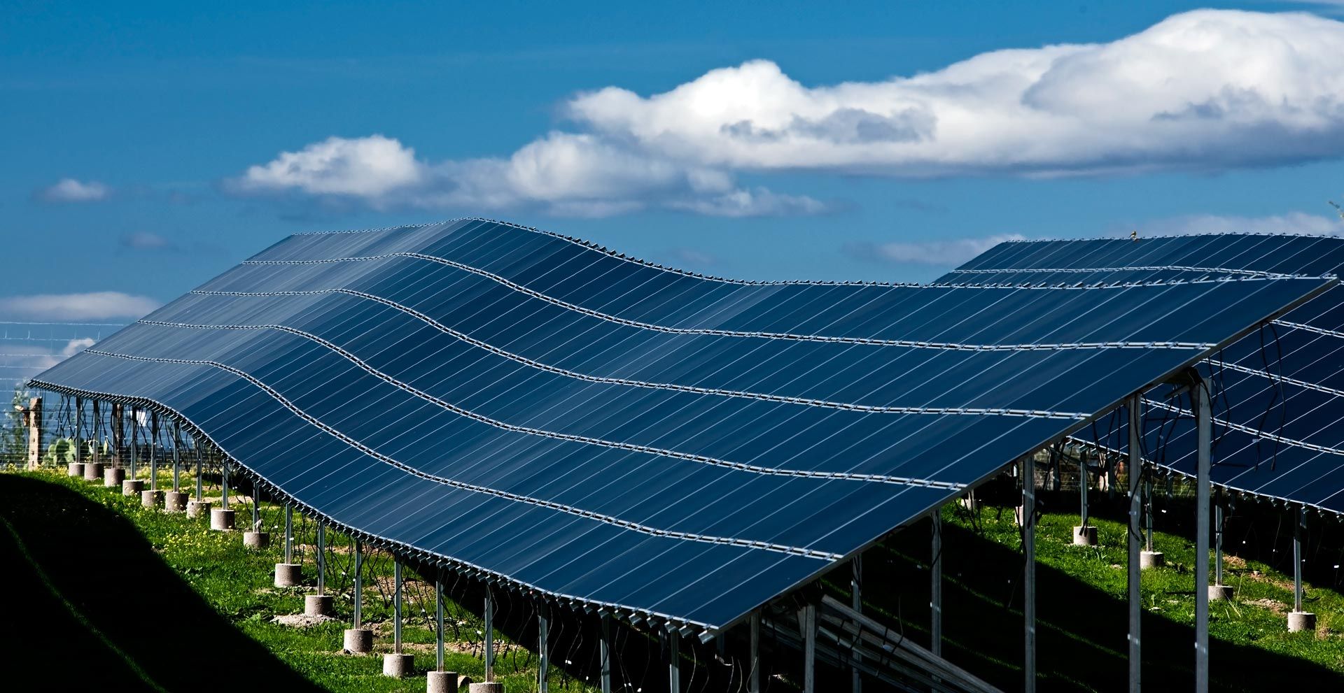 Operarán 16 plantas eólicas y solares tras primera subasta eléctrica - h-planta-solar-fotosolar