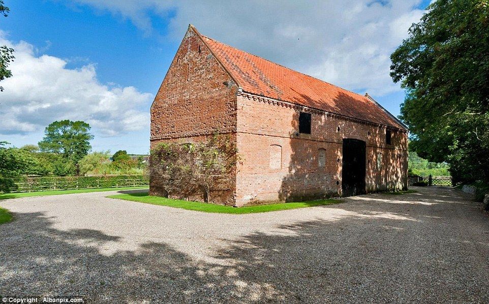 Galería: la mansión que está buscando comprar el príncipe Harry - harry11