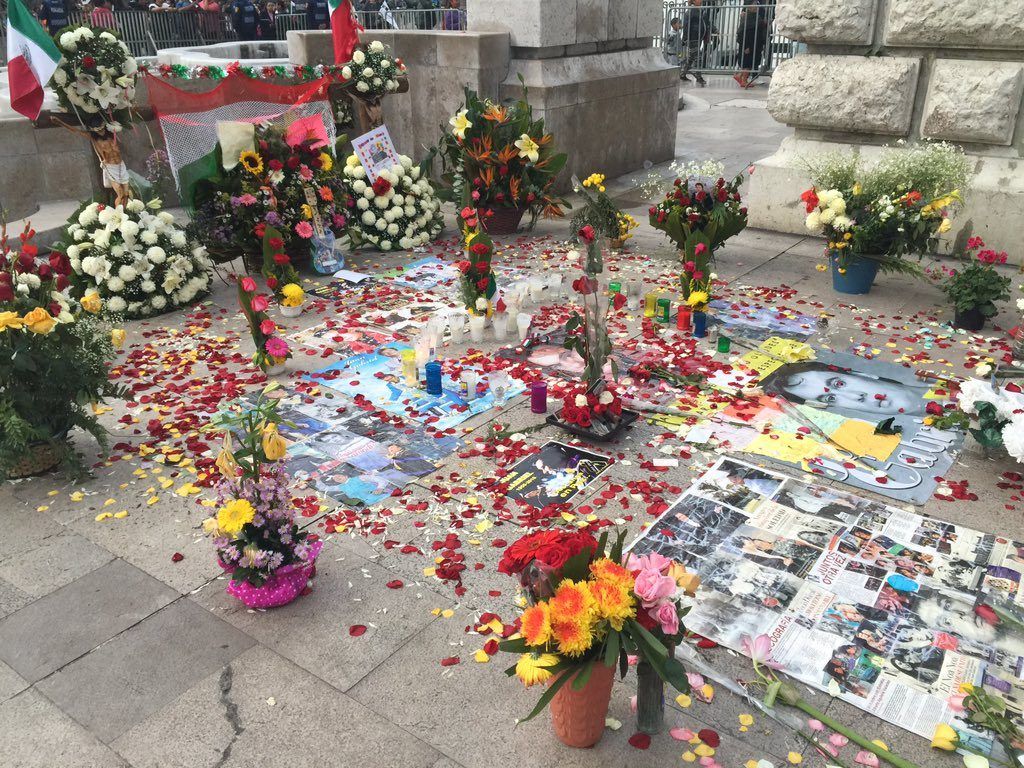 La ruta que seguirá la carroza de Juan Gabriel al AICM - homenaje-juan-gabriel-bellas-artes-1024x768