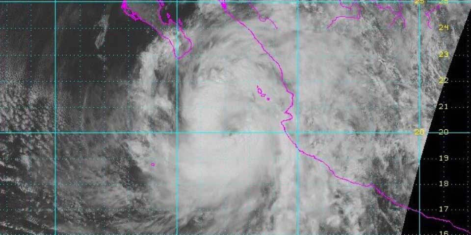 Newton se convierte en huracán y se dirige a BCS