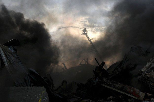 Explosión en fábrica de Bangladesh deja 23 muertos - incendio-bangladesh-buzzfeed-1