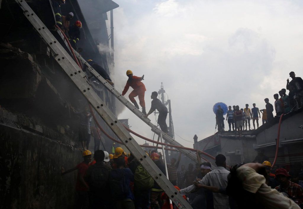 Explosión en fábrica de Bangladesh deja 23 muertos - incendio-bangladesh-times-of-india-1024x707