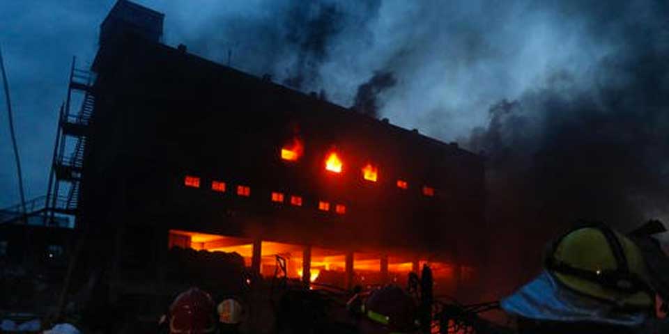 Explosión en fábrica de Bangladesh deja 23 muertos