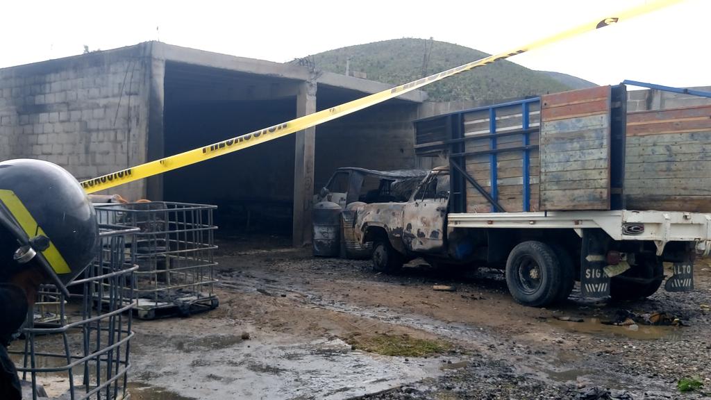Se incendia bodega con combustible robado en Puebla - incendio_bodega_combustible_puebla1