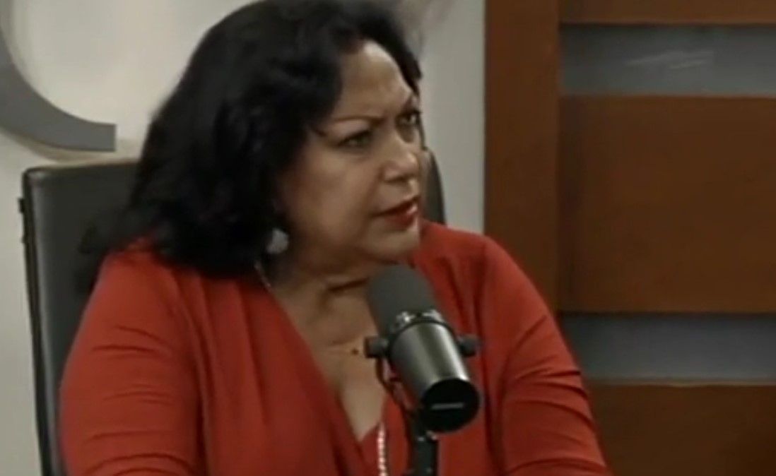 Isabel Arvide presenta su libro “Entre políticos y rufianes, crónicas de la impunidad y corrupción en México”