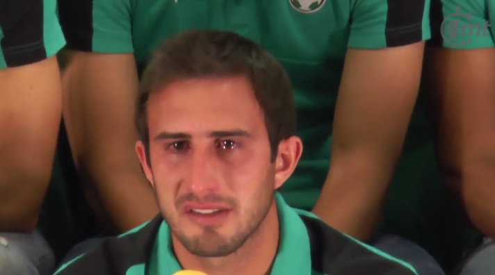 Izquierdoz llora al disculparse por malos resultados