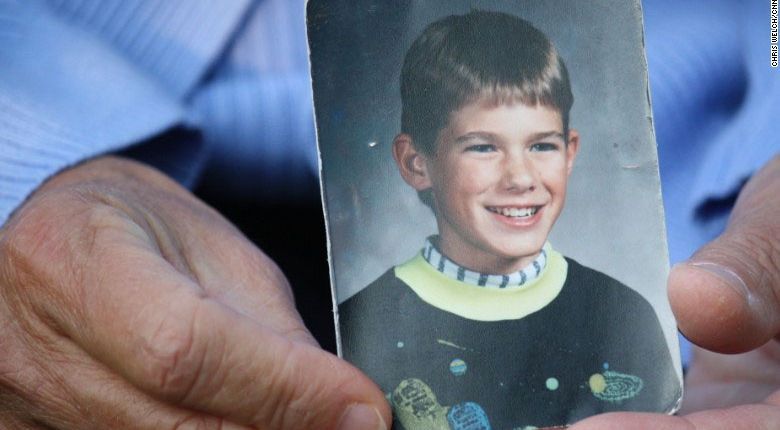 Aparecen restos de niño secuestrado hace 27 años en EE.UU.