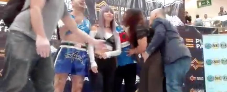 Joe Jonas rechaza los besos y abrazos de fans mexicanas