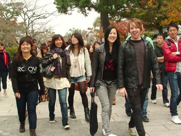 Preocupa a Japón falta de interés de jóvenes por el sexo - jovenes-japon-1