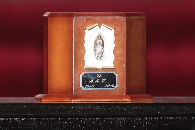 Regresan cenizas de Juan Gabriel a Ciudad Juárez