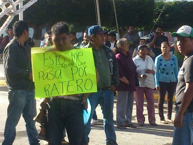 Pobladores de Ixmiquilpan humillan a ladrón