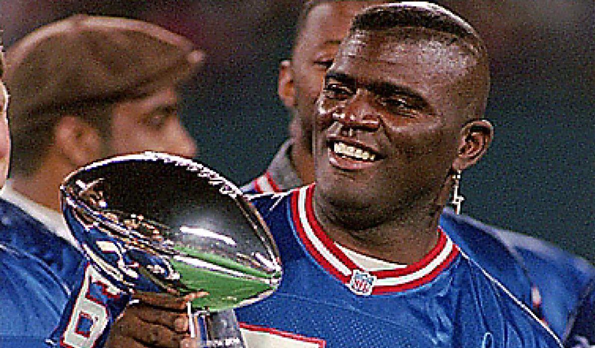 Arrestan a ex estrella de la NFL Lawrence Taylor por manejar ebrio