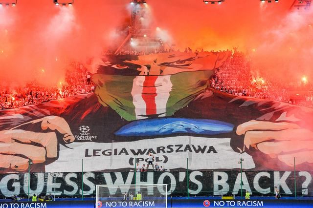 Video: violencia en las gradas entre Legia Varsovia vs Borussia Dortmund - legia-bdortmund_5