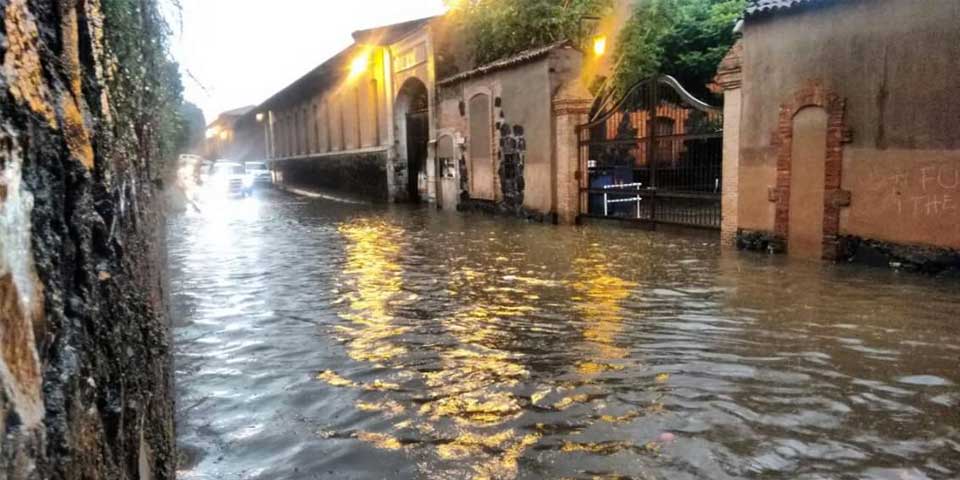 Lluvia afecta a más de 18 colonias en Uruapan