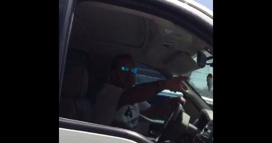 Video: conductor agrede a mujer luego de chocar