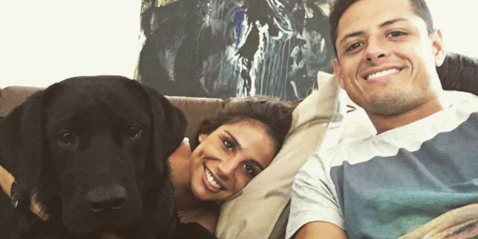 Novia de Chicharito apoyó al mexicano desde el hospital