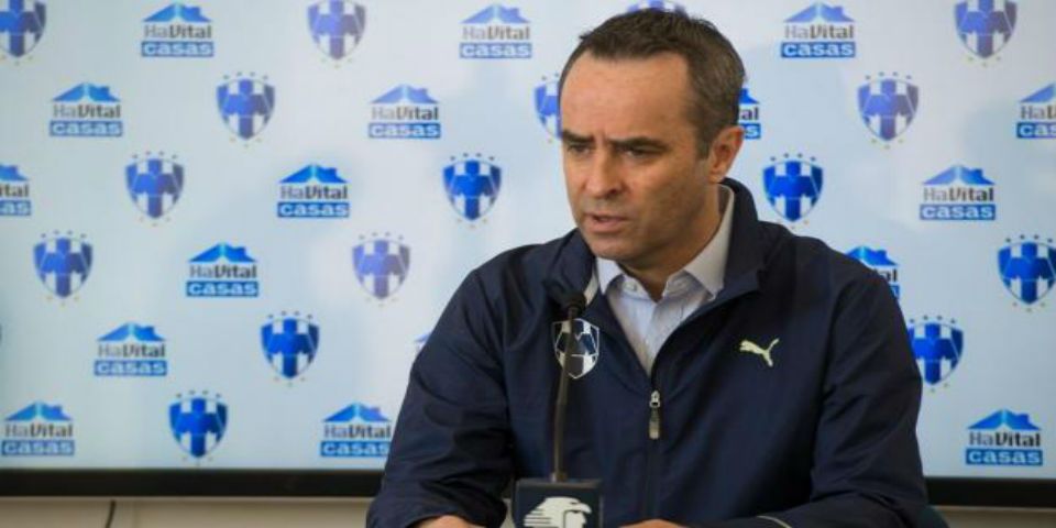 Luis Miguel Salvador se va de Rayados