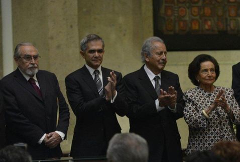 Mancera entrega el proyecto de Constitución a la Asamblea Constituyente - mancera