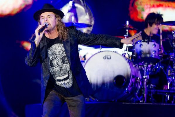 Maná rinde homenaje a Juan Gabriel