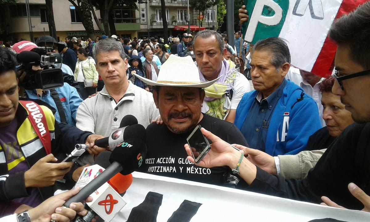 Marcha a 2 años de la desaparición de los normalistas - marcha-12