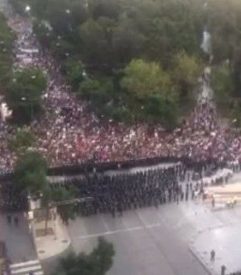 Granaderos impiden acceso de manifestantes al Zócalo - marcha-3