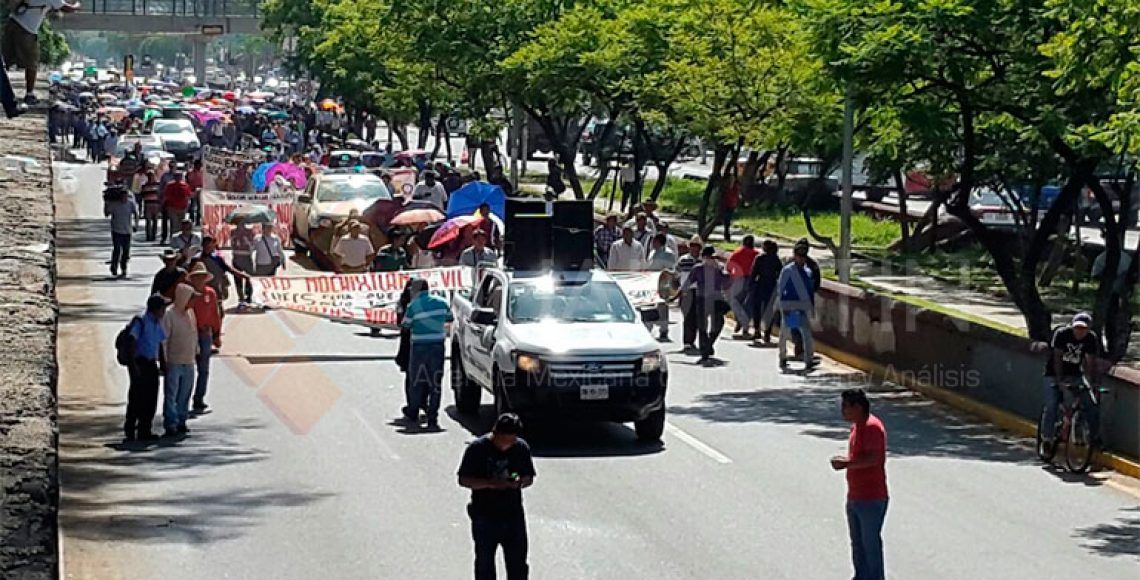CNTE llega al Zócalo de la Ciudad de México - marcha2210s_1-1140x580