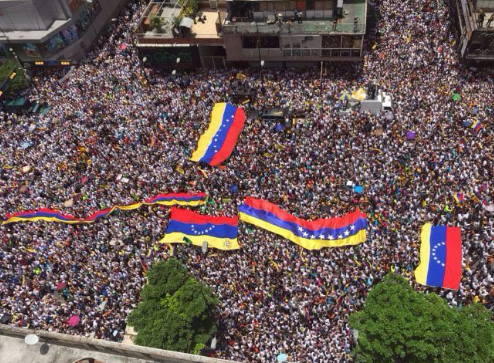Venezolanos toman las calles y piden salida de Maduro - marchas-venezuela