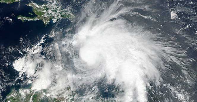Huracán Matthew puede causar daños en Jamaica, Cuba y Haití