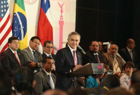 La Ciudad de México registra hasta tres homicidios diarios - miguel_angel_mancera-foro_internacional-alcaldes_por_la_paz-milenio_foto_MILIMA20160920_0272_30