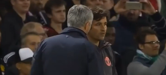 Mourinho pelea con sus cuerpo técnico durante partido - mourinho-faria