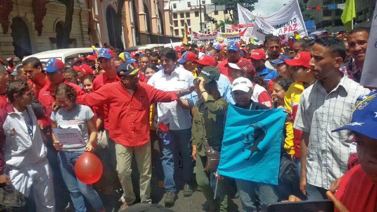 Venezolanos toman las calles y piden salida de Maduro - movilizaciones-caracas2