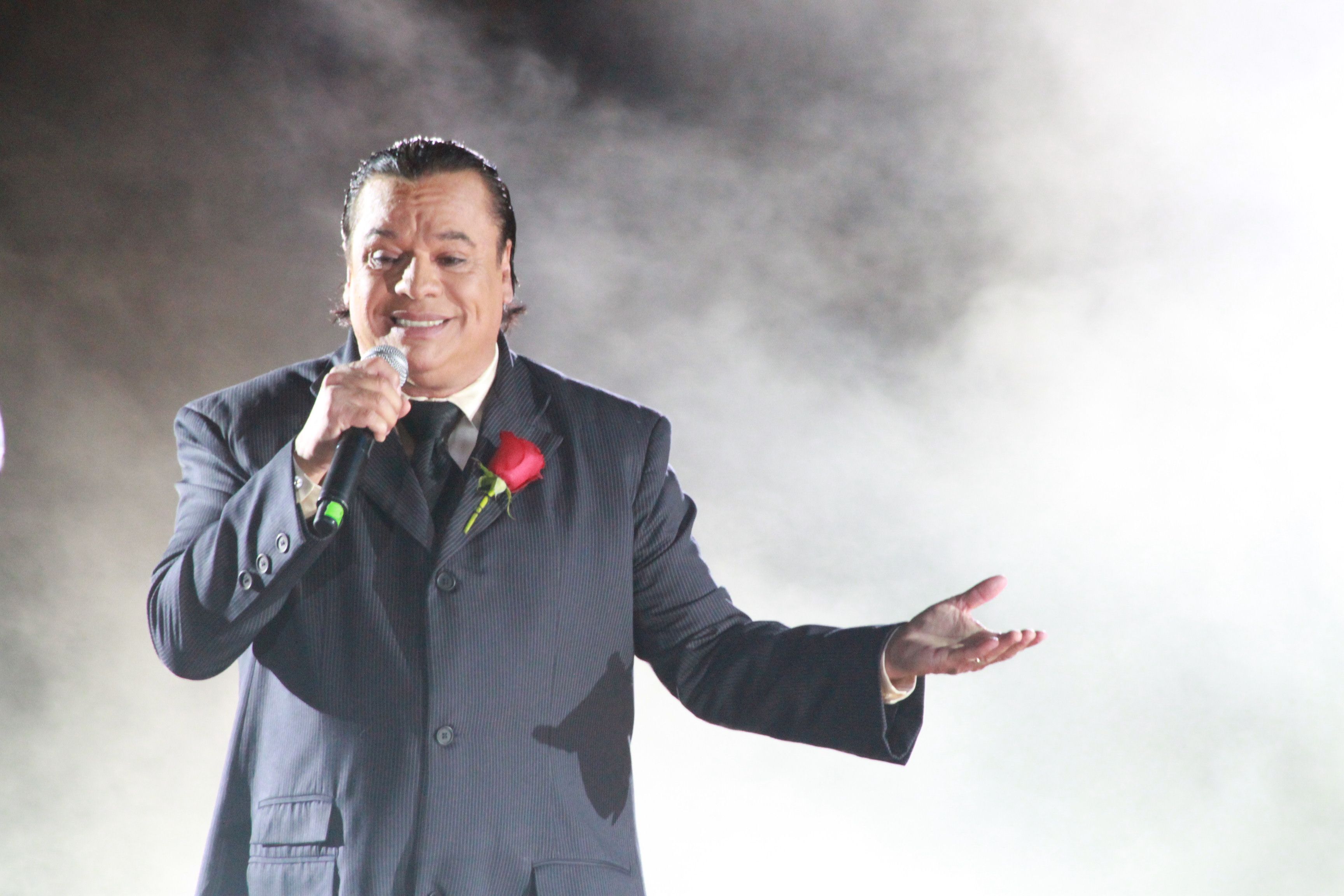 Juan Gabriel dejó en México 50 marcas registradas - news_photo_30105_1350245769