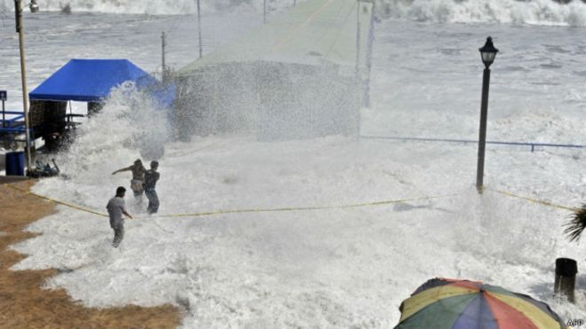 Mar de fondo desde Jalisco hasta Chiapas provocará olas de hasta 2 metros: SEMAR - ola-2