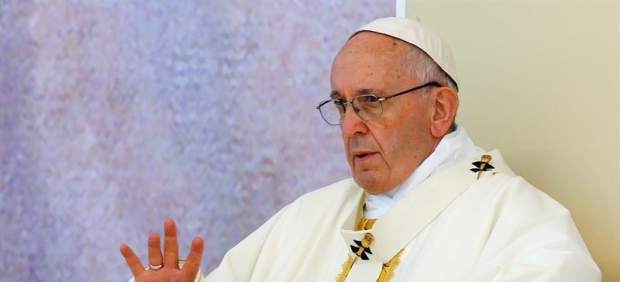 Papa Francisco remueve a obispo español tras escándalo amoroso