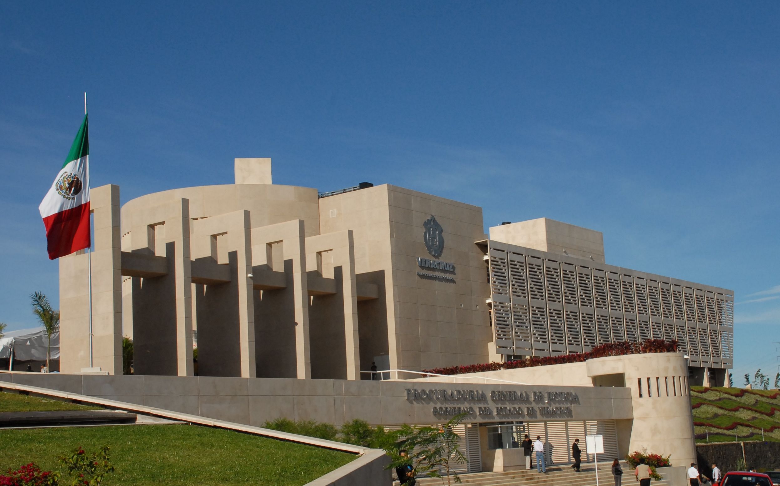 Suben a 92 las fosas encontradas en Veracruz