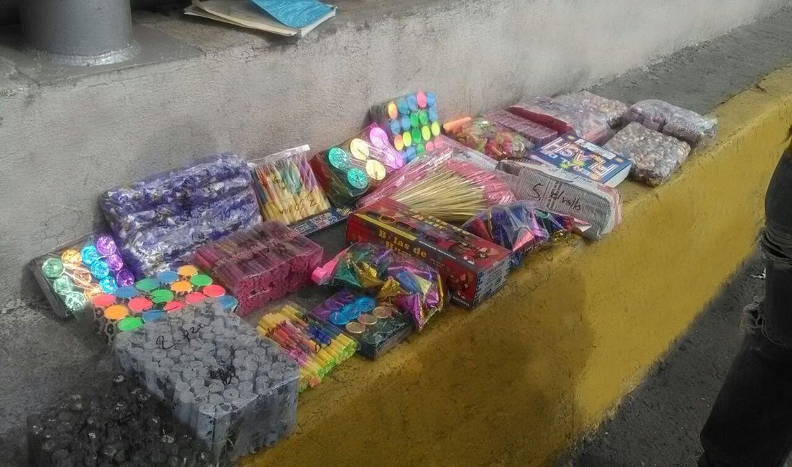 Aseguran 110 kilos de pirotecnia en paradero Indios Verdes - pirotecnia-5-1